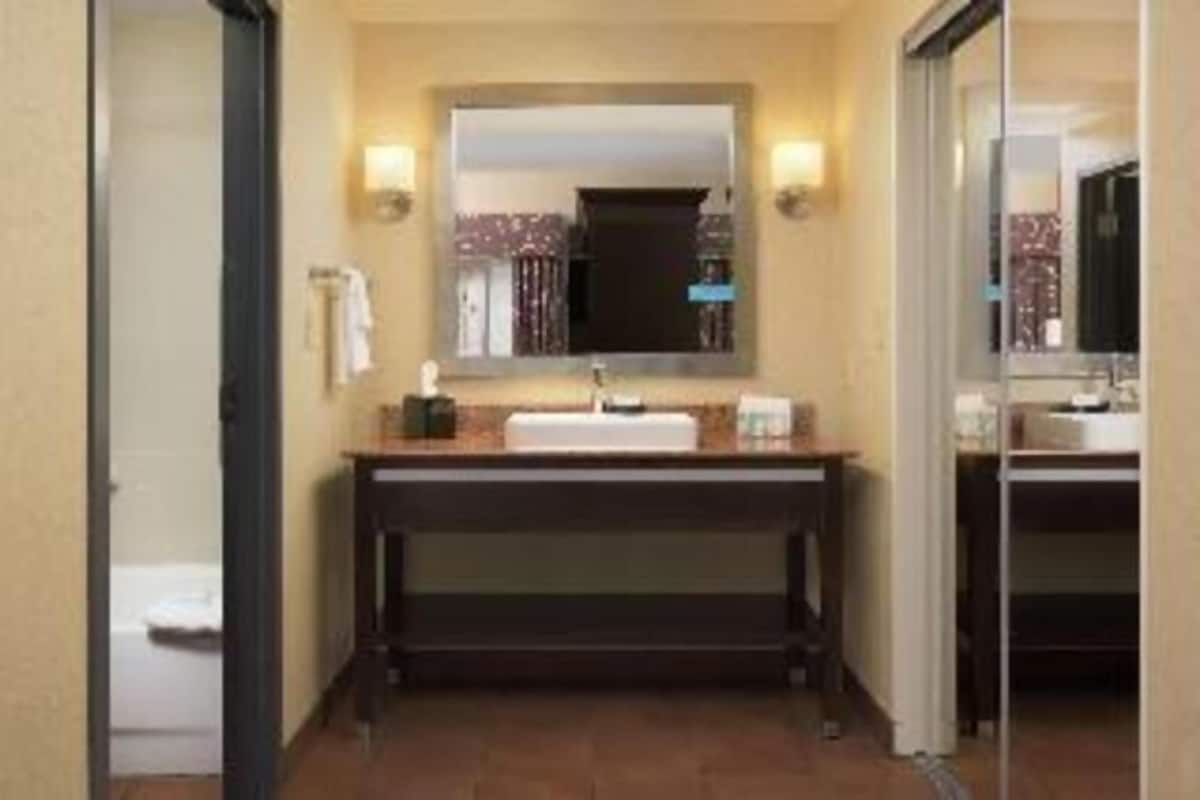 Bathroom | Free toiletries, hair dryer, towels, soap