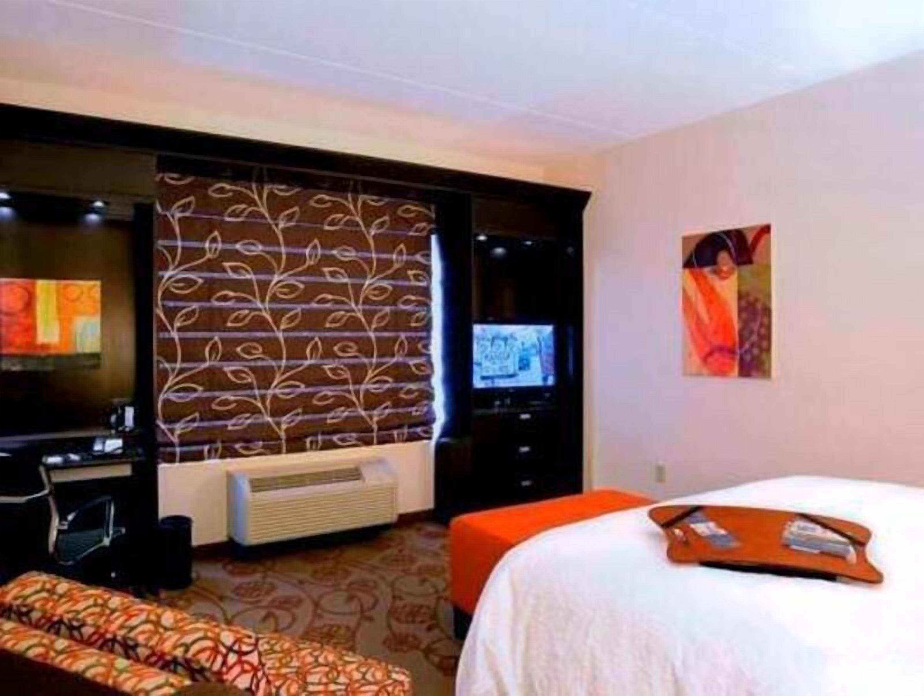 Hypo-allergenic bedding, in-room safe, desk, laptop workspace