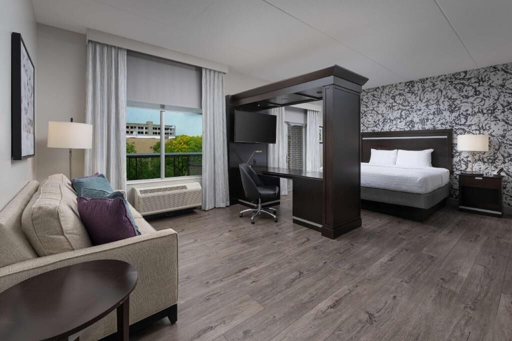 Hypo-allergenic bedding, in-room safe, desk, laptop workspace