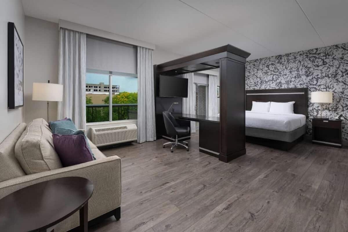 Hypo-allergenic bedding, in-room safe, desk, laptop workspace