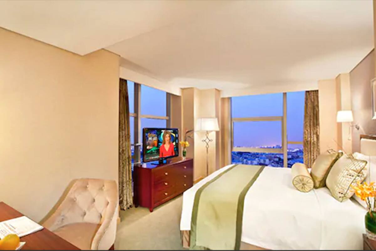 Minibar, in-room safe, soundproofing, iron/ironing board