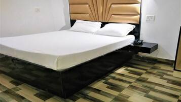 Deluxe Double Room, 1 Queen Bed | Premium bedding, minibar, in-room safe, individually decorated