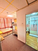 Habitación cuádruple estándar, baño privado