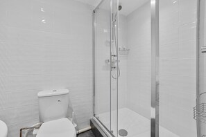 Apartment, Ensuite, City View (Penthouse Suite) | Bathroom