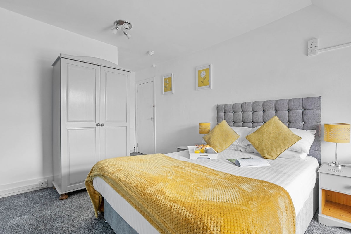 Apartment, Ensuite, City View (Penthouse Suite) | 1 bedroom