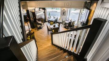 Se sirven desayunos, almuerzos y cenas