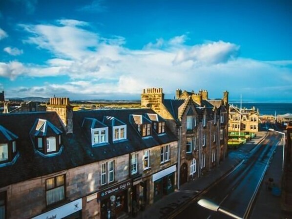 Front of property - The Golf Inn (St. Andrews)