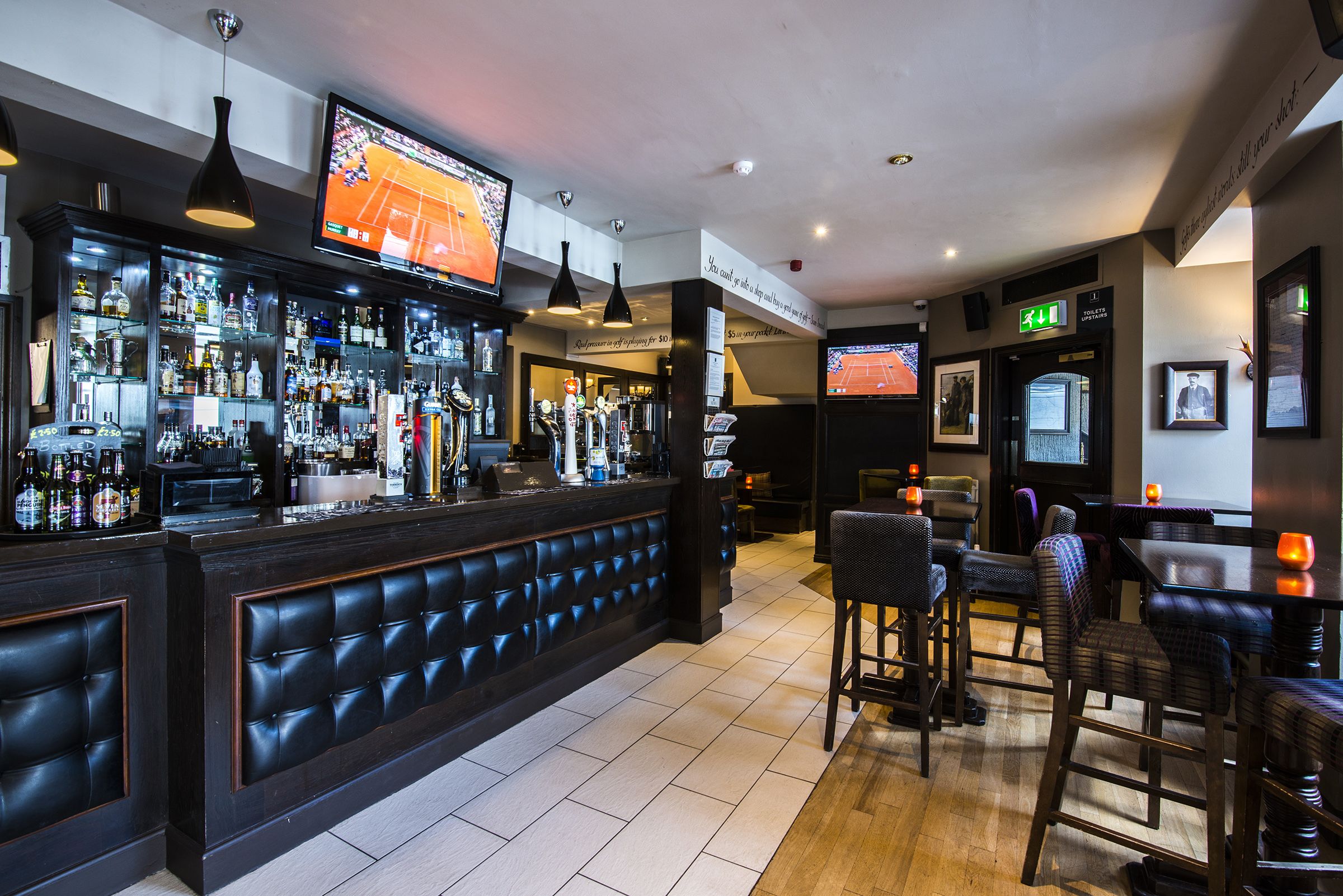 Bar (på overnatningsstedet)