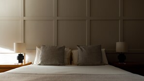 10 bedrooms, Egyptian cotton sheets, premium bedding - The Waterfront (Anstruther)