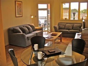 One Bedroom Apartment 2 Up to 4 People | Living room