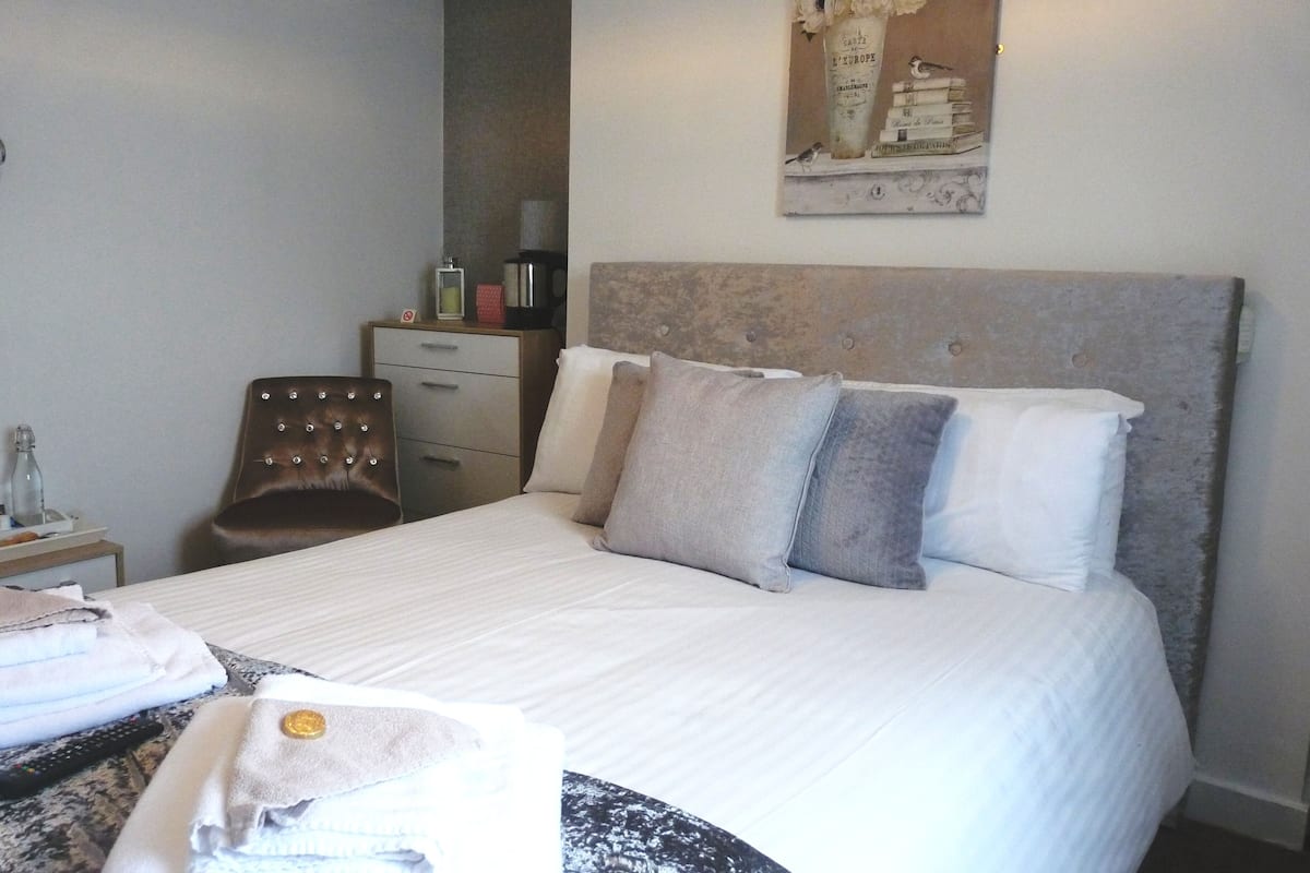 Double Room, Ensuite, Sea View (Room5) | Bed sheets