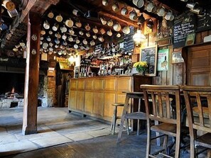 Bar (on property) - The Falkland Arms (Chipping Norton)