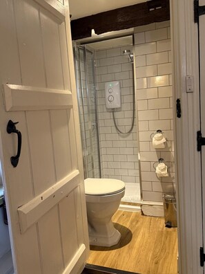 Standard Double Room | Bathroom