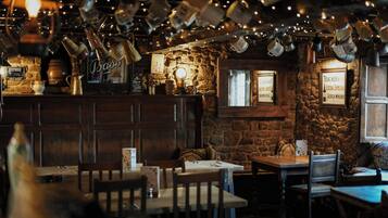 Petit déjeuner, déjeuner et dßner servis sur place