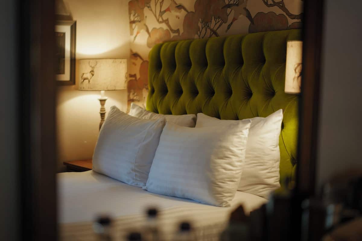 Hypo-allergenic bedding, desk, bed sheets