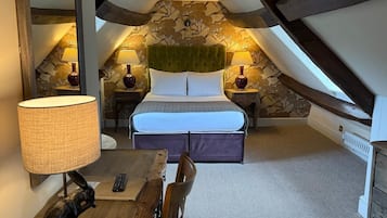 Superior Double Room | Hypo-allergenic bedding, desk, bed sheets