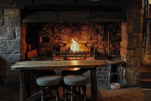 Fireplace - The Falkland Arms (Chipping Norton)