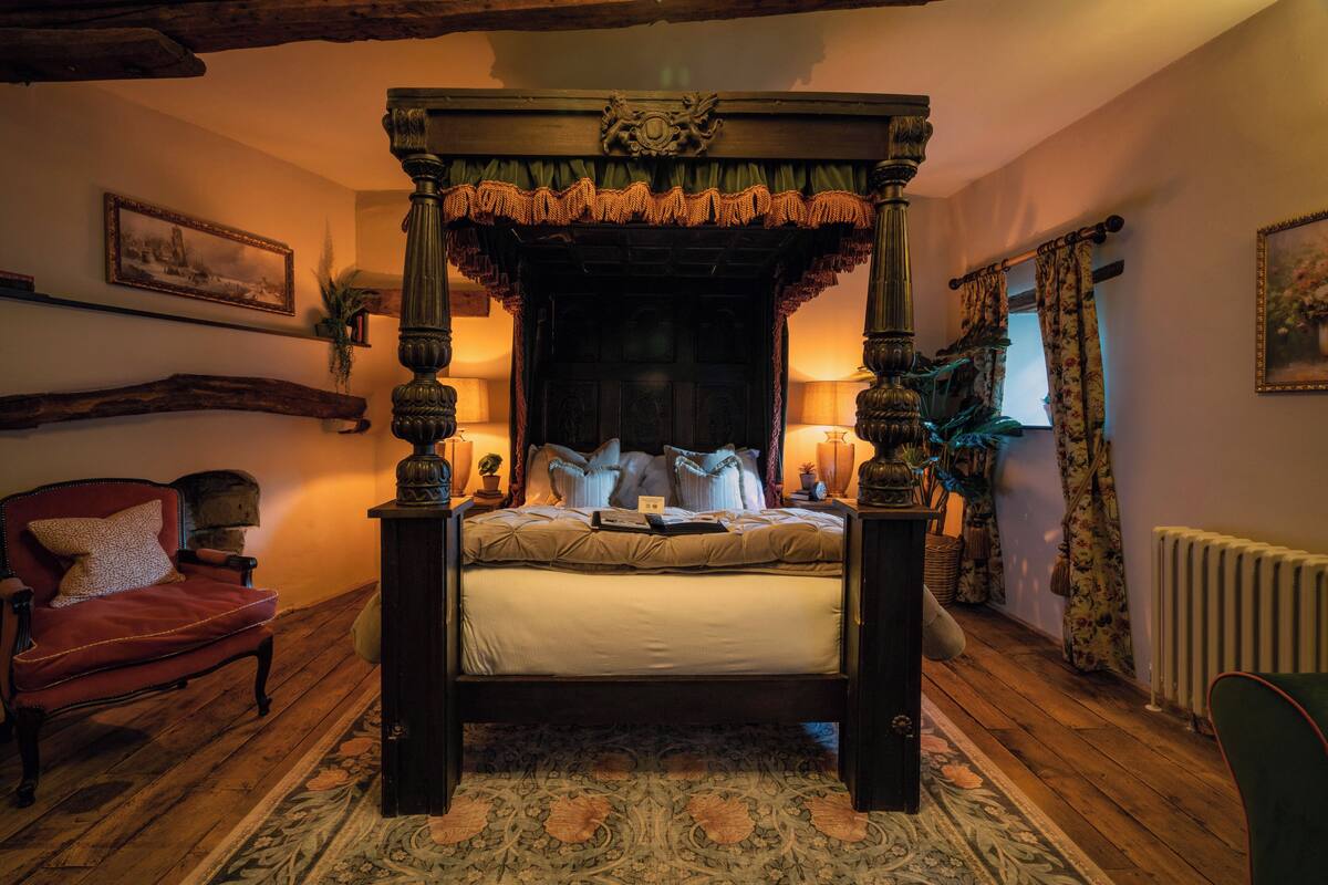 雙人房, 獨立浴室 (Four Poster Bed) | 筆電工作空間、熨斗/熨衣板、免費無線上網、獨特裝潢