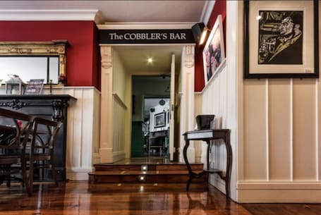 3 Bars/Lounges. The Wyatt Hotel
