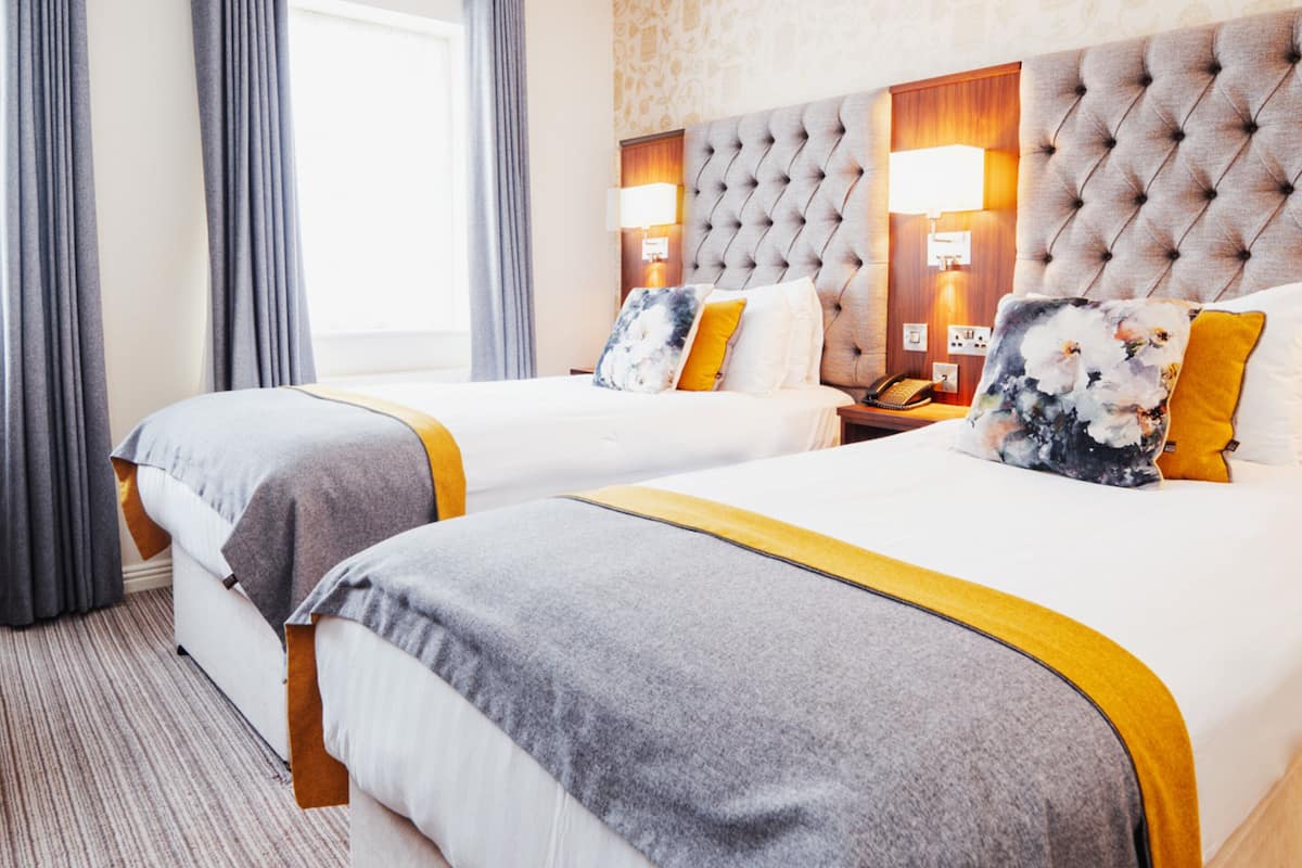 twin room | 1 bedroom, desk, laptop workspace, blackout curtains