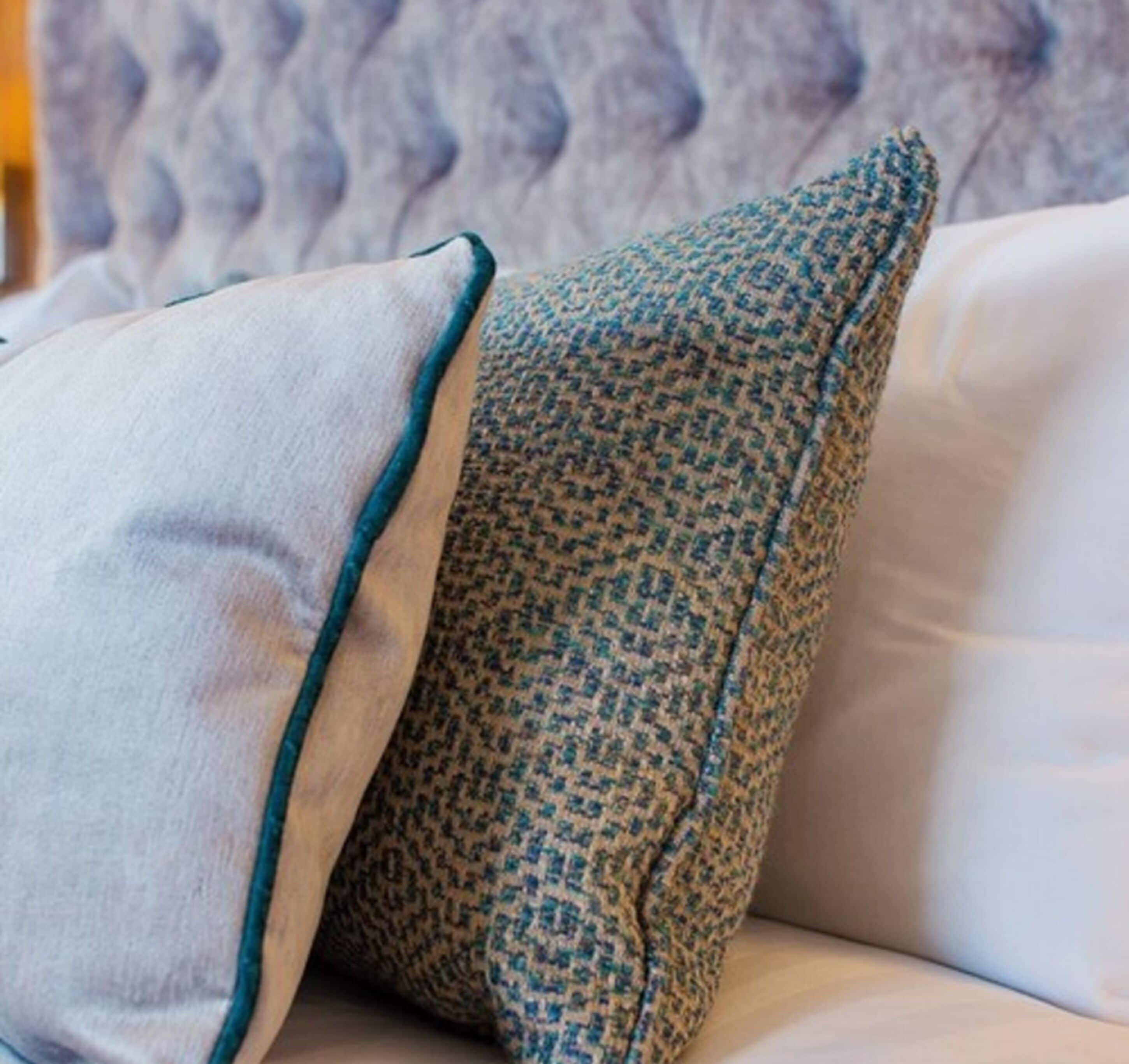 deluxe double room | 1 bedroom, desk, laptop workspace, blackout curtains