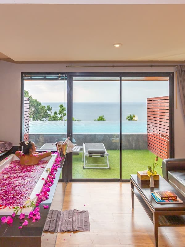 Deluxe Room, Pool Access, Ocean View | Tab mandi berendam