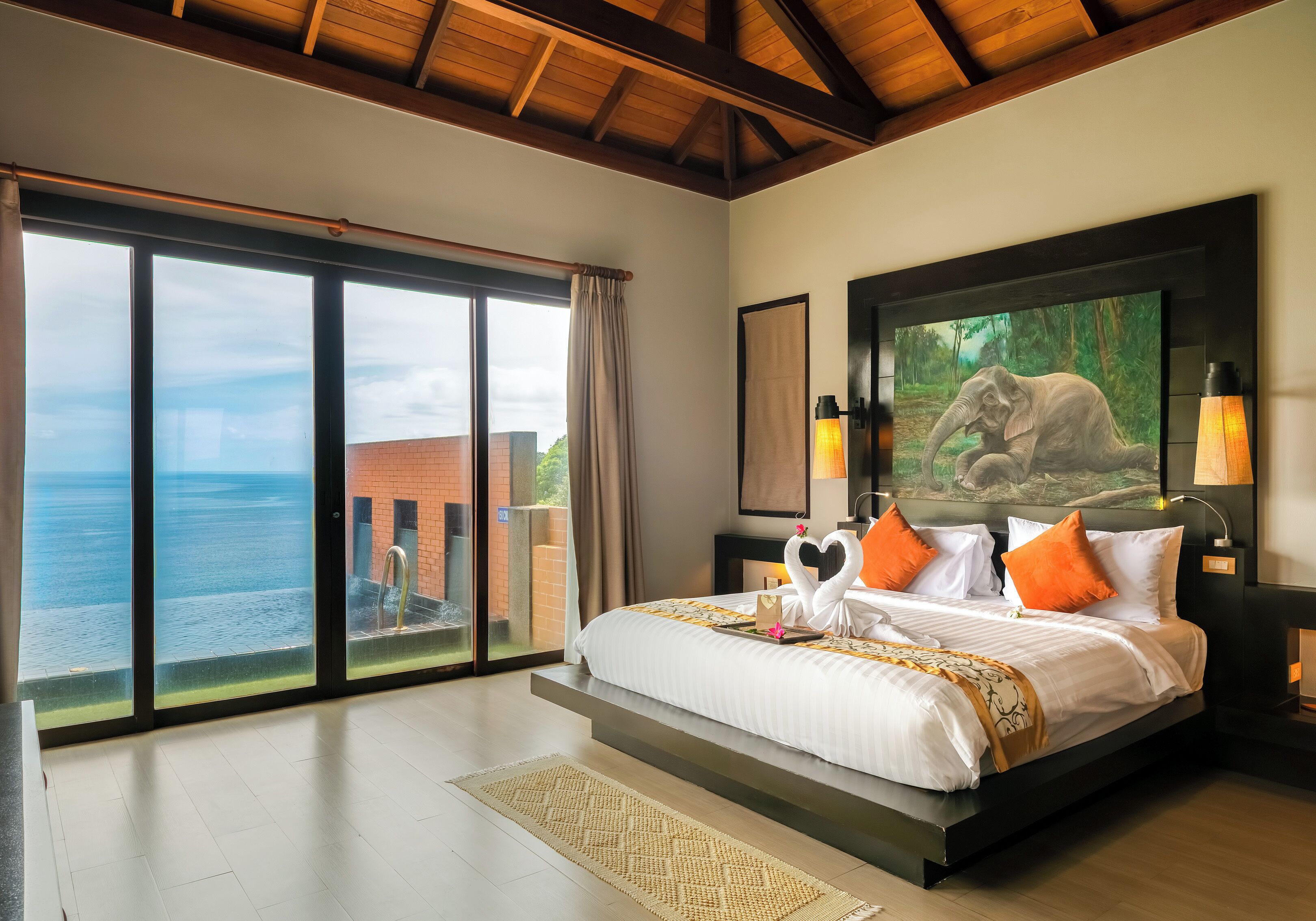 1 bedroom, pillow-top beds, minibar, in-room safe