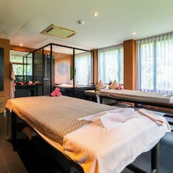 Bilik rawatan pasangan, sauna, rawatan badan, aromaterapi, urutan Thai