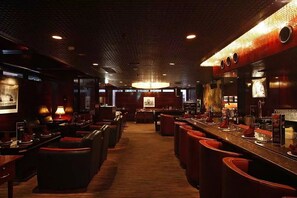 Bar (on property) - Sun Members Tokyo Shinjuku (Tokyo)