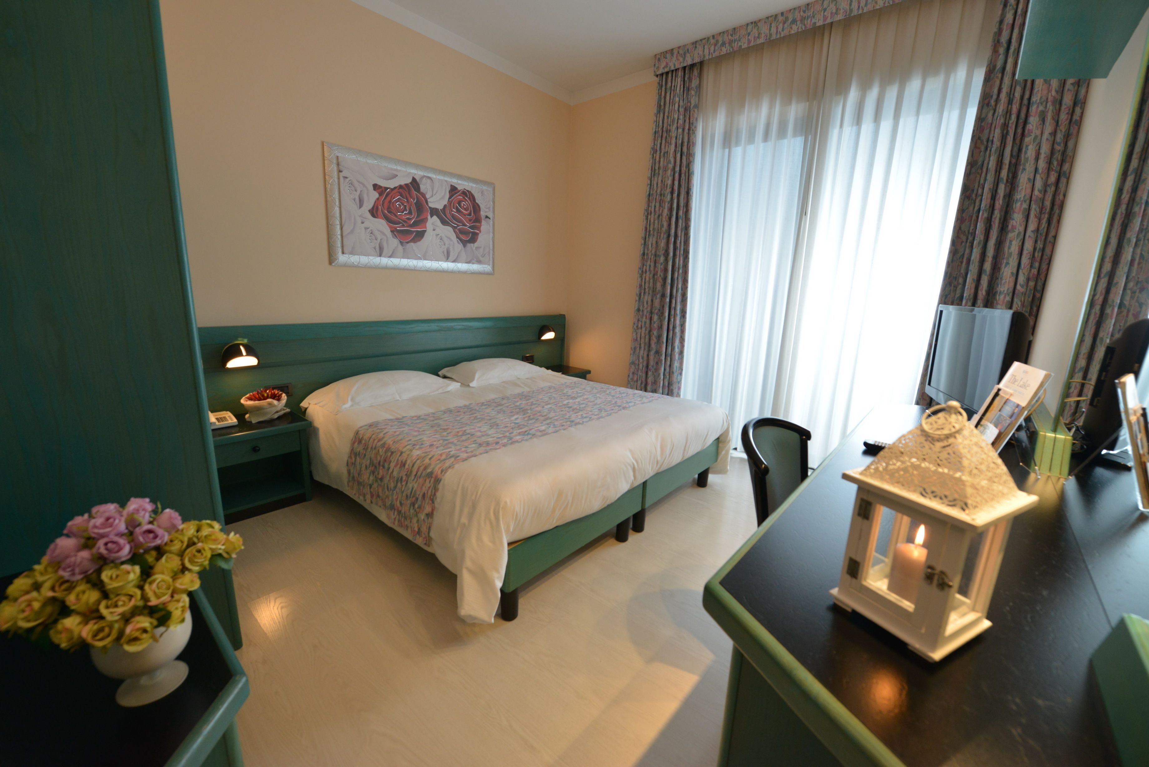 frette italian sheets, select comfort beds, minibar, in-room safe