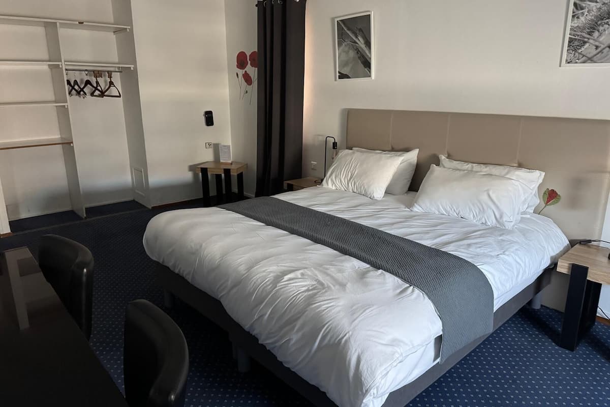 1 bedroom, premium bedding, individually decorated