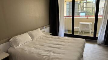 Premium bedding, individually decorated, individually furnished, desk