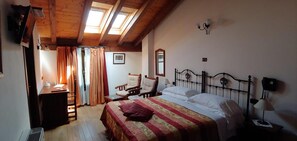 Egyptian cotton sheets, minibar, in-room safe, desk - Locanda del Mulino (Maranello)