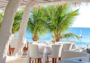 4 restaurants, spécialités Cuisine à base de sushi