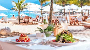 4 restauranter, der serverer morgenmad, frokost og aftensmad