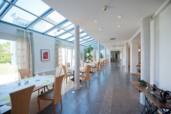 Free buffet breakfast - Hotel Am Froschbächel (Bühl)