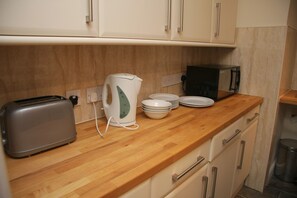 公用冰箱、公用微波炉、茶具/咖啡用具