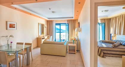 Ai Yannis Suites and Apartments Hotel