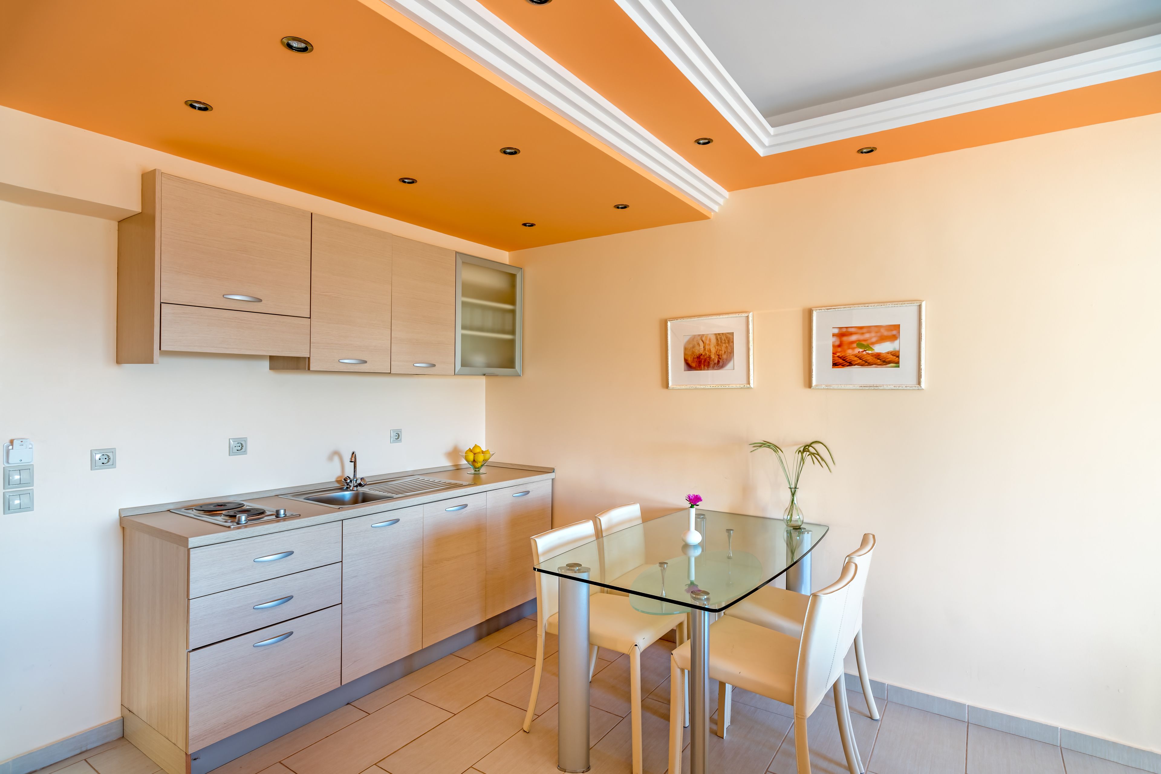 Family Suite | Private kitchen | Fridge, stovetop, electric kettle, cookware/dishes/utensils