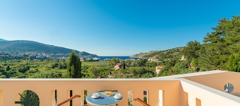 Ai Yannis Suites and Apartments Hotel