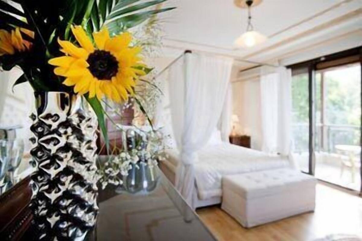 1 bedroom, egyptian cotton sheets, premium bedding, pillow-top beds