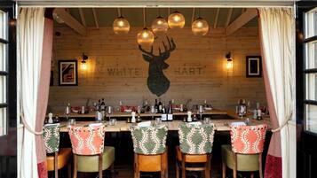 Breakfast, lunch, dinner served; British cuisine