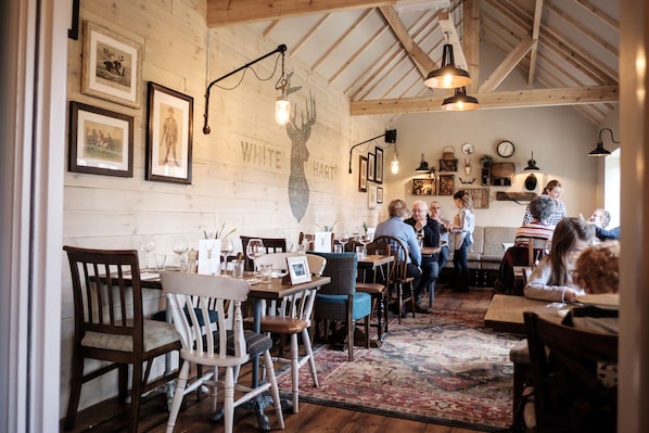 Breakfast, lunch, dinner served; British cuisine