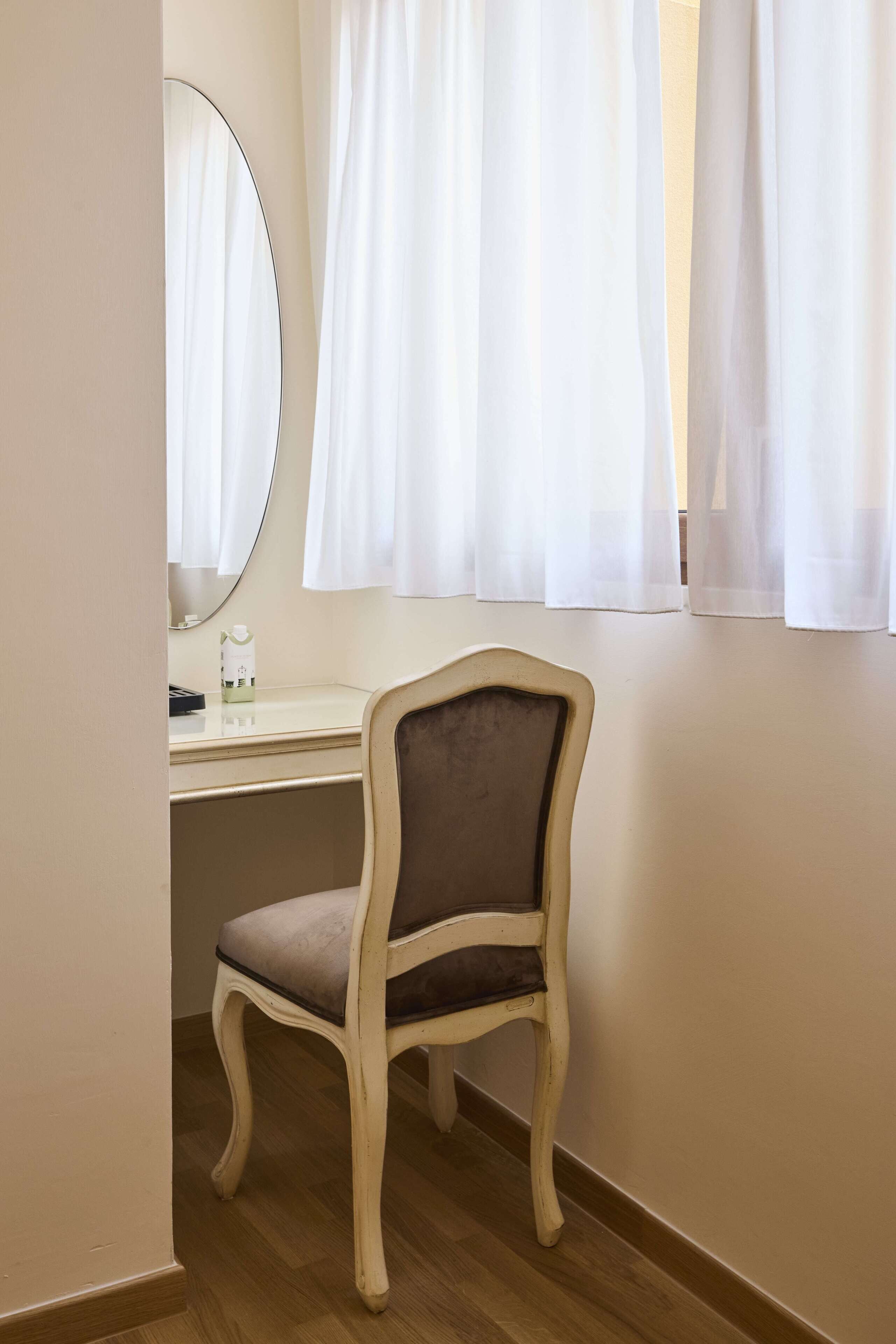 standard single room | 1 bedroom, premium bedding, minibar, in-room safe