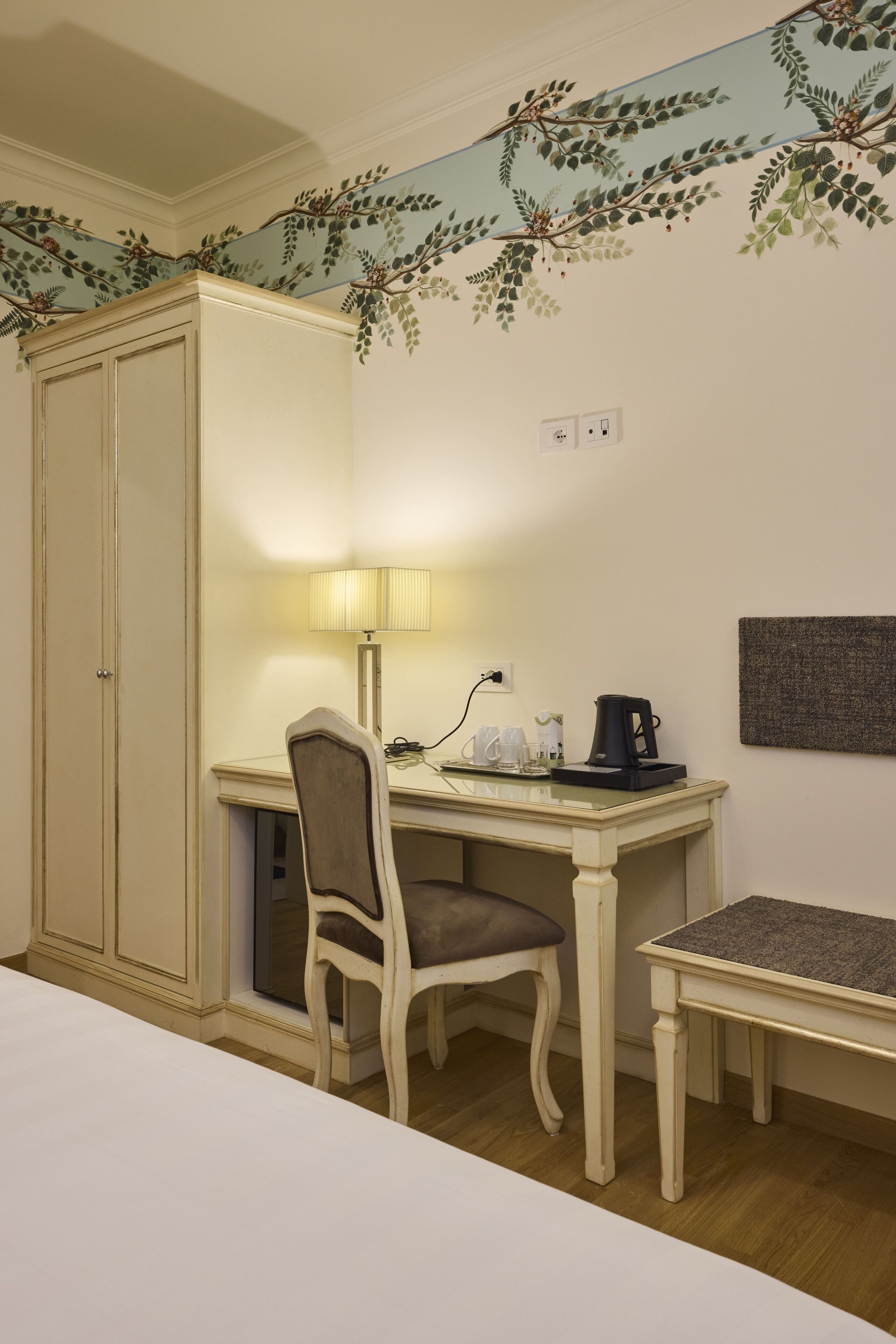 1 bedroom, premium bedding, minibar, in-room safe