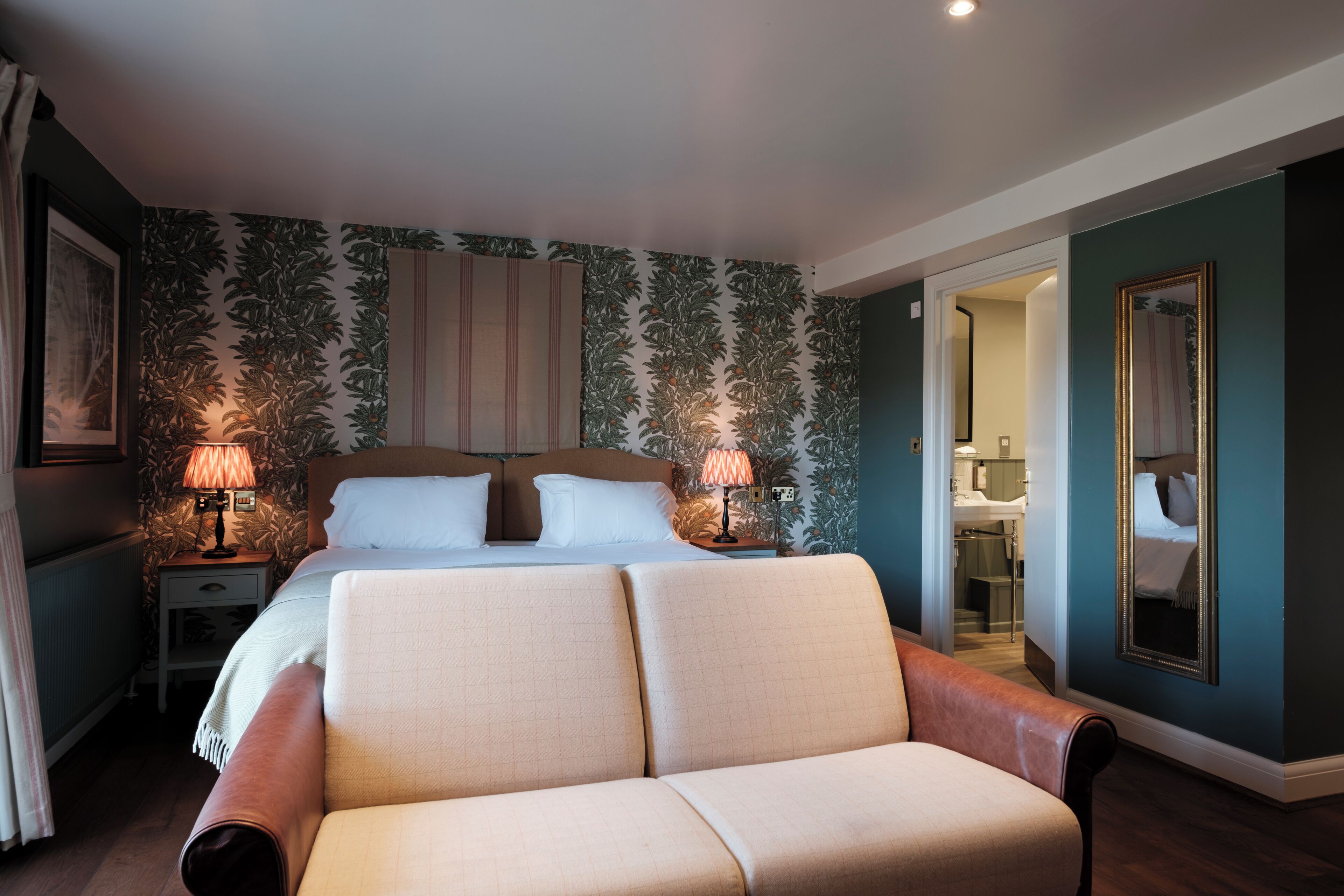 superior double room | hypo-allergenic bedding, individually decorated, individually furnished