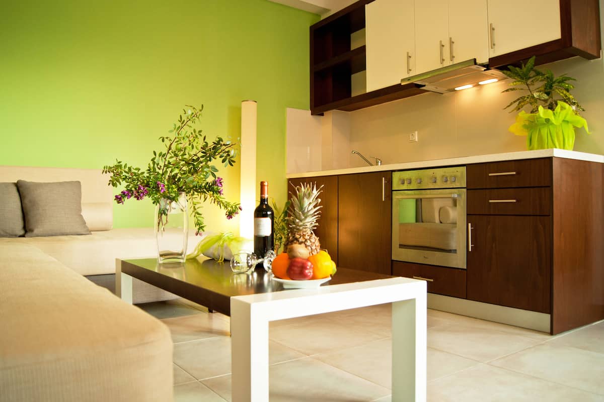 Comfort suite, 1 slaapkamer | Privékeuken | Een koelkast/vriezer, een magnetron, een oven, een kookplaat