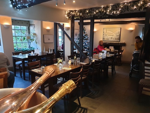 Dragon Inn Crickhowell