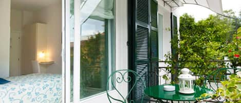 Eenvoudige tweepersoonskamer, balkon | Balkon