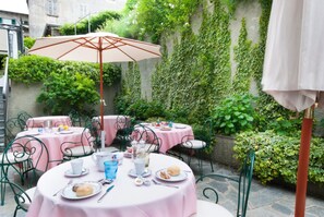 Courtyard - Miralago B&B and Apartments (Bellagio)